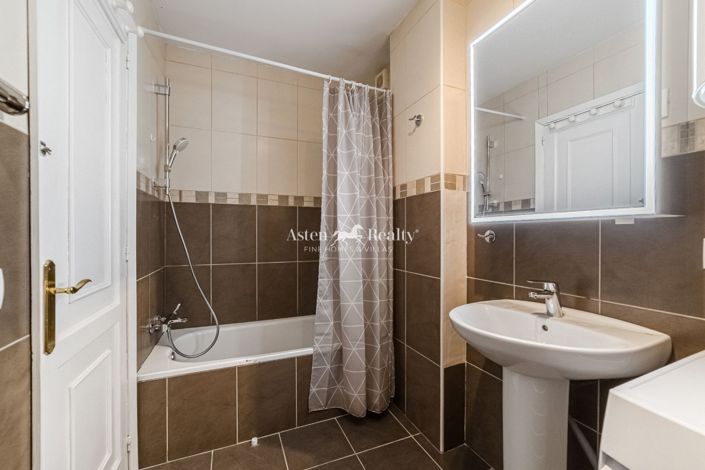 Image No.12-3 Bed Apartment for sale