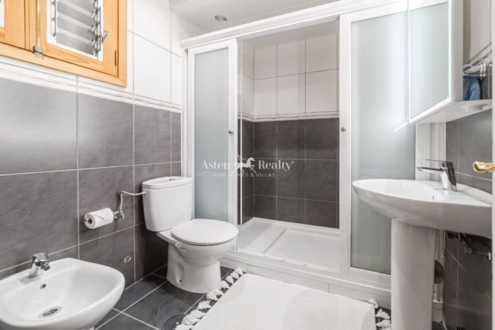 Image No.8-3 Bed Apartment for sale