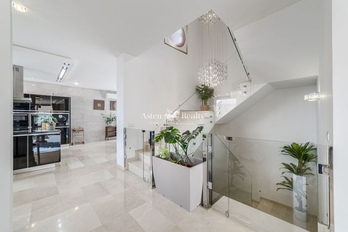 Image No.11-5 Bed Villa for sale