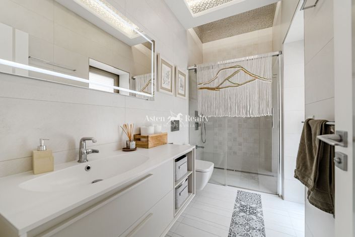 Image No.16-5 Bed Villa for sale