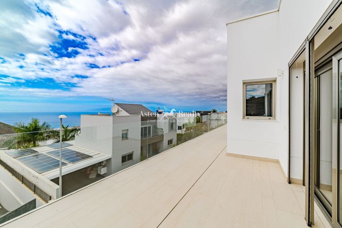 Image No.17-5 Bed Villa for sale