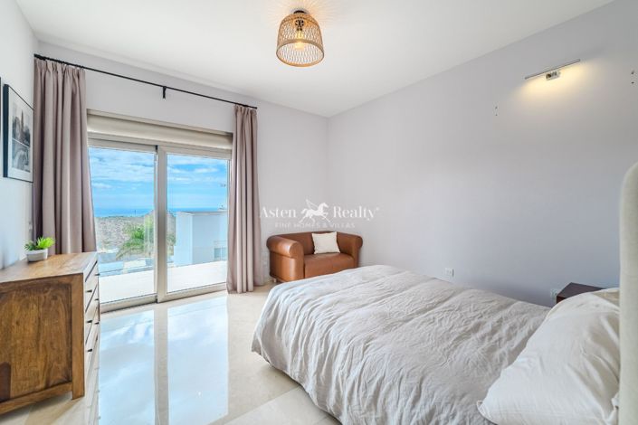 Image No.19-5 Bed Villa for sale