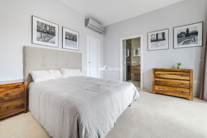 Image No.20-5 Bed Villa for sale