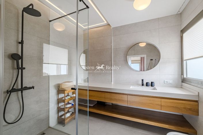 Image No.24-5 Bed Villa for sale