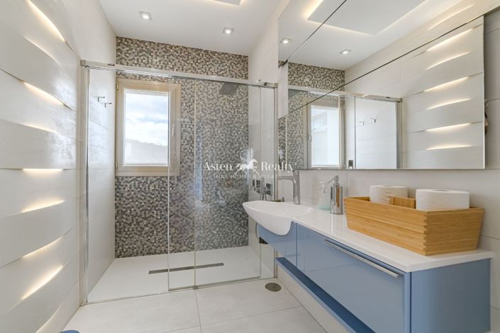 Image No.27-5 Bed Villa for sale