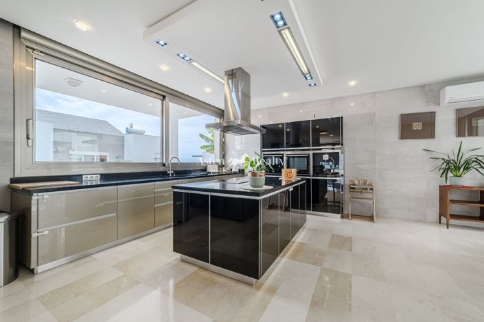 Image No.6-5 Bed Villa for sale