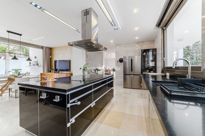 Image No.7-5 Bed Villa for sale