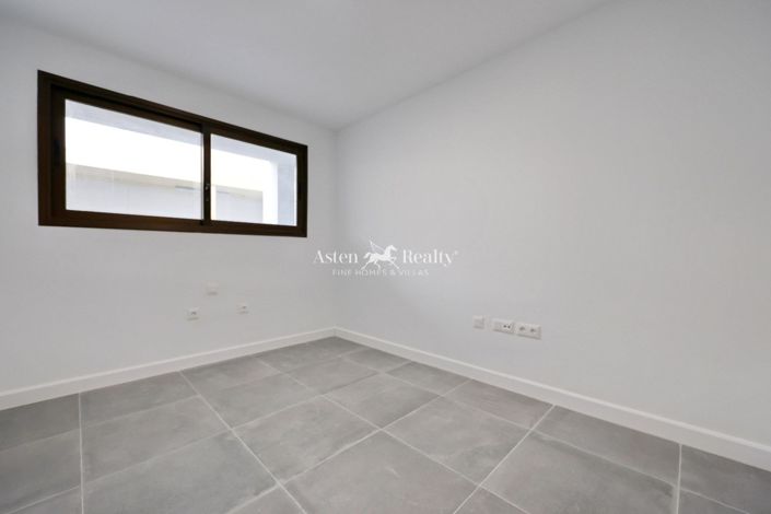 Image No.18-2 Bed Apartment for sale