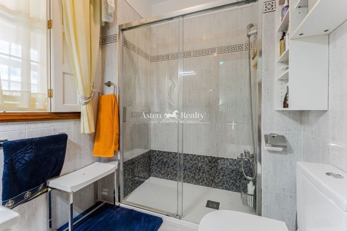 Image No.12-3 Bed House for sale