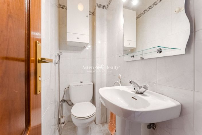 Image No.14-3 Bed House for sale