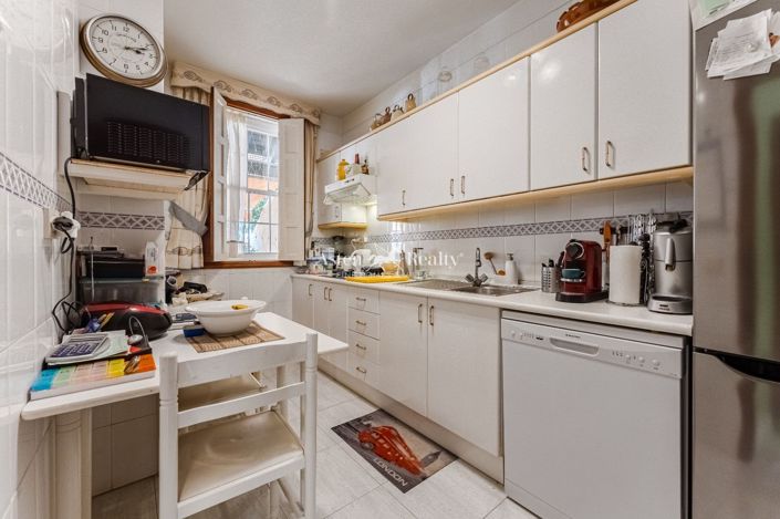 Image No.18-3 Bed House for sale