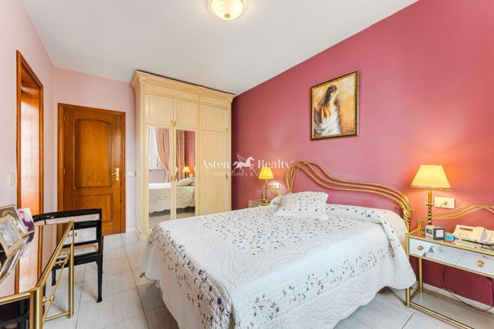 Image No.4-3 Bed House for sale