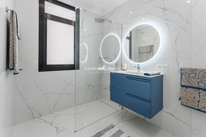 Image No.27-4 Bed Villa for sale