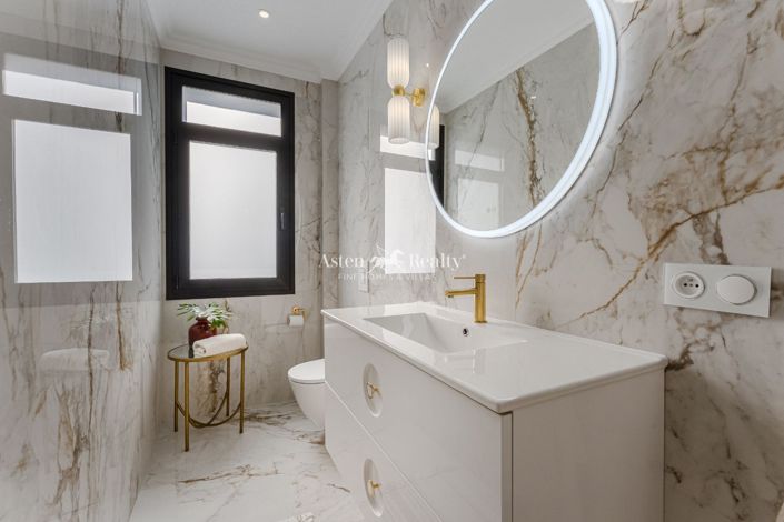 Image No.30-4 Bed Villa for sale