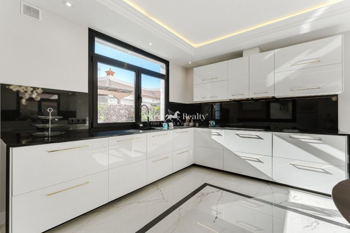 Image No.36-4 Bed Villa for sale