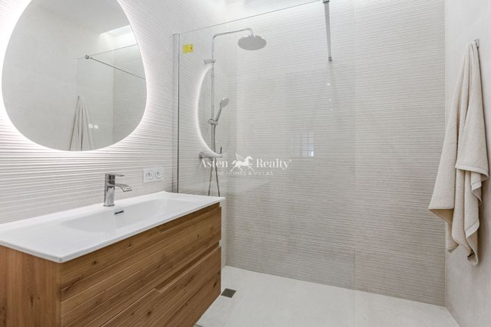 Image No.39-4 Bed Villa for sale