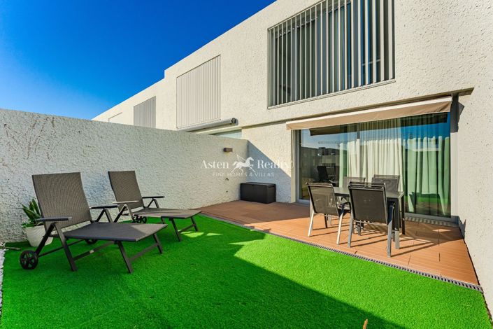 Image No.10-3 Bed House for sale