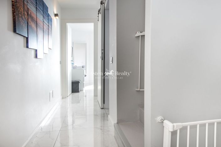 Image No.11-2 Bed House for sale