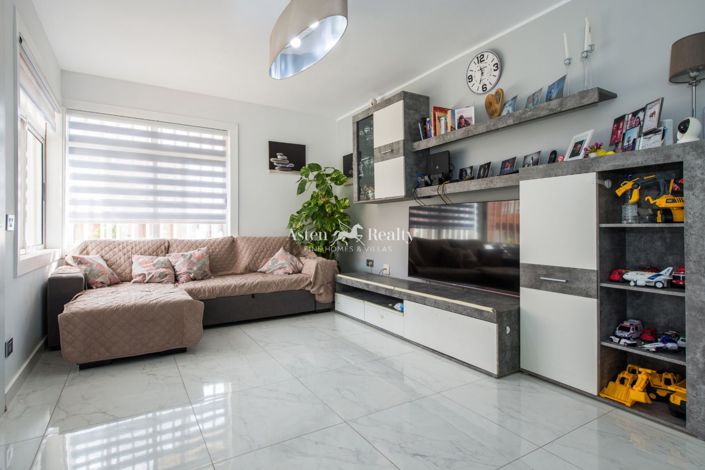 Image No.2-2 Bed House for sale