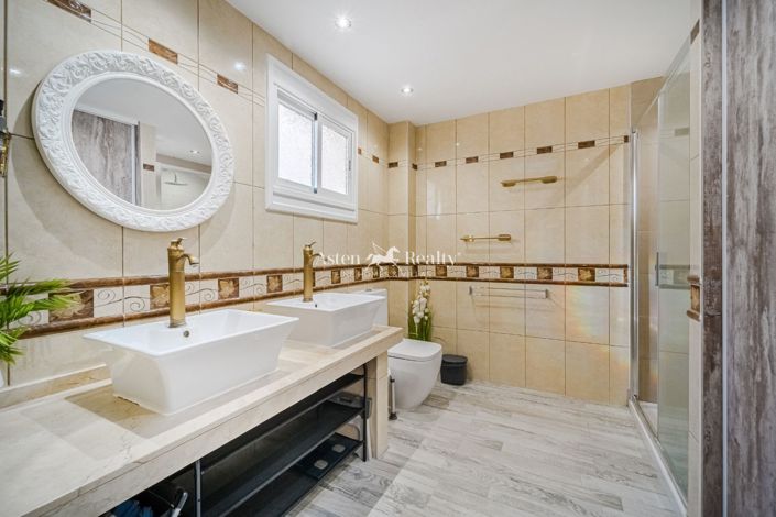 Image No.20-3 Bed House for sale