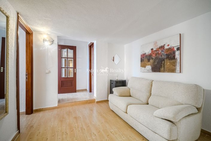 Image No.14-4 Bed House for sale