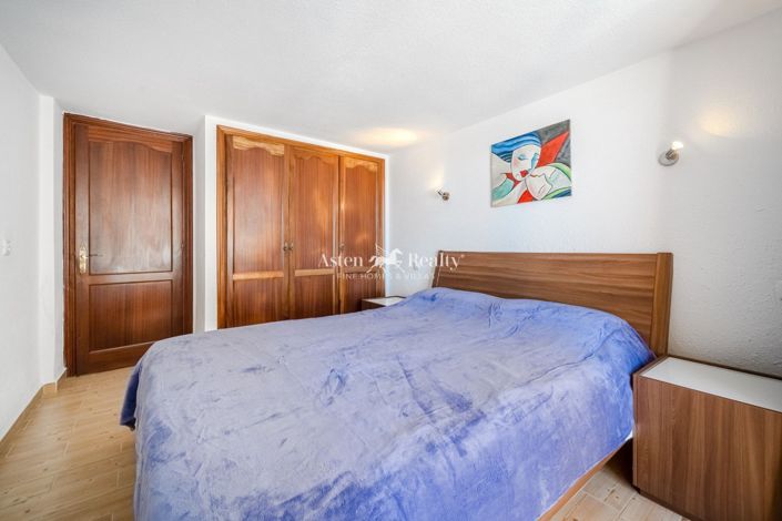 Image No.16-4 Bed House for sale