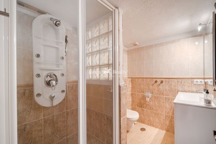 Image No.17-4 Bed House for sale