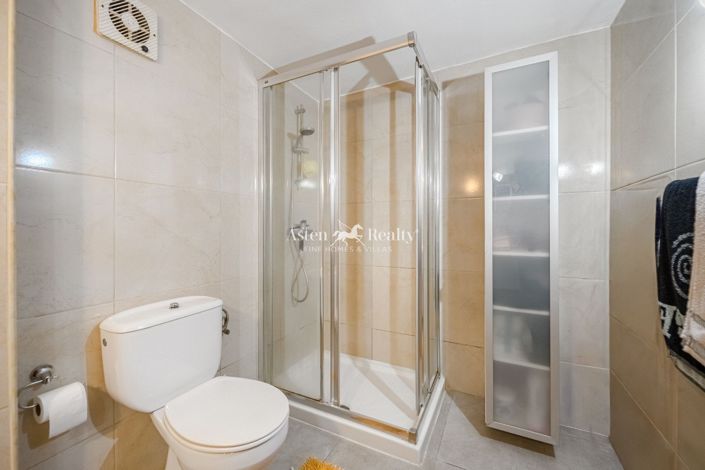 Image No.24-4 Bed House for sale