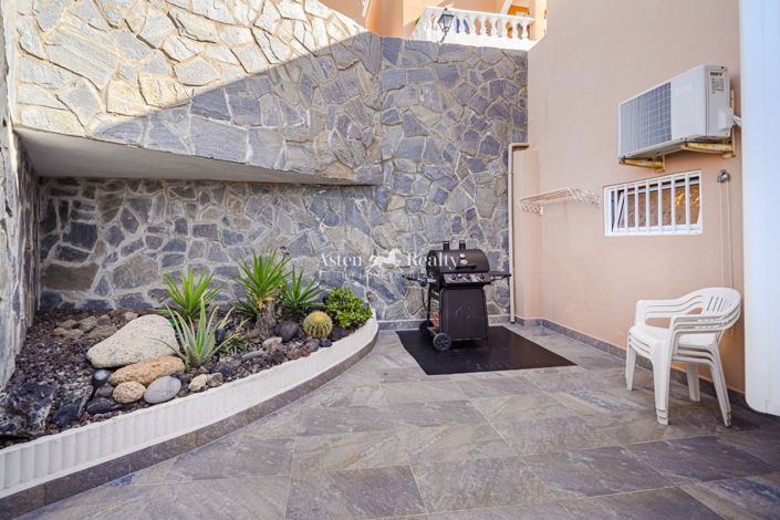 Image No.25-4 Bed House for sale