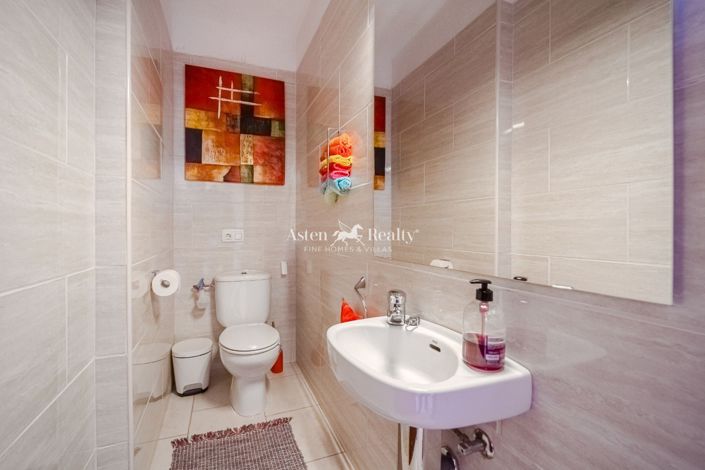 Image No.7-4 Bed House for sale