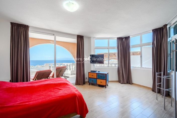 Image No.9-4 Bed House for sale