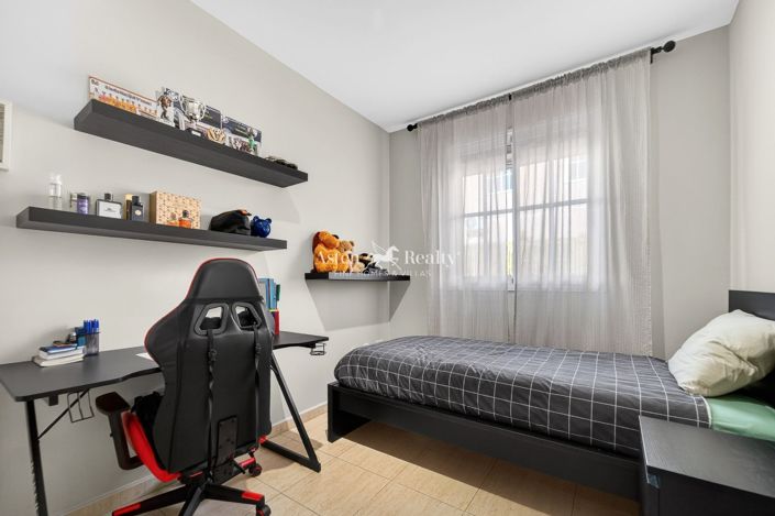 Image No.14-3 Bed House for sale