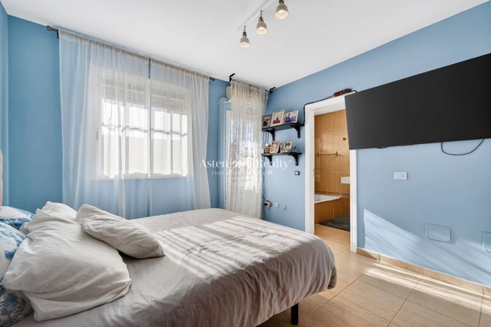 Image No.20-3 Bed House for sale