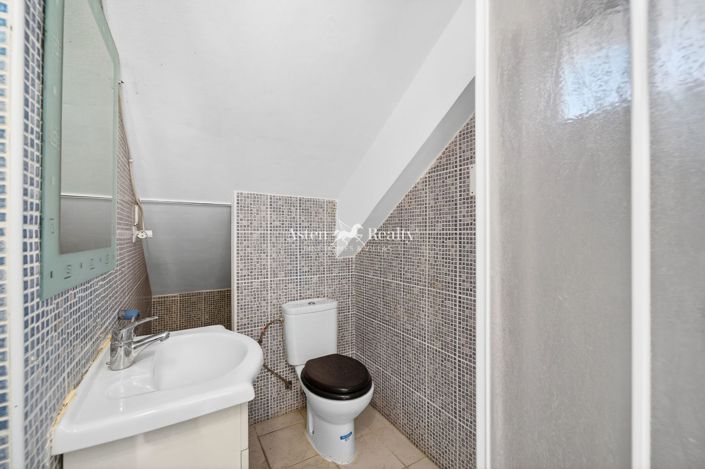 Image No.24-3 Bed House for sale