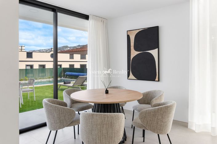 Image No.13-3 Bed House for sale