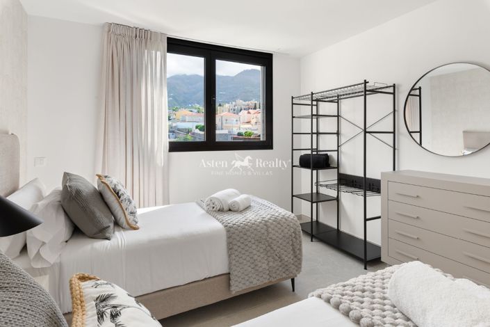 Image No.20-3 Bed House for sale