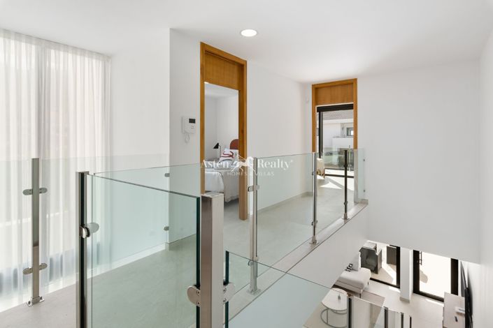 Image No.22-3 Bed House for sale