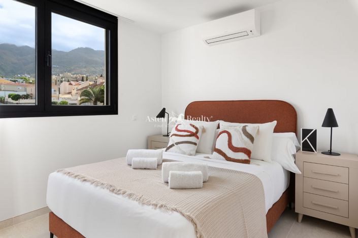 Image No.23-3 Bed House for sale