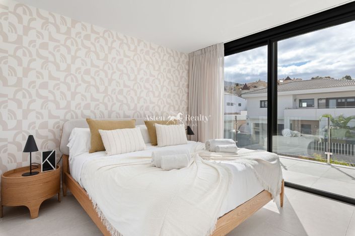 Image No.26-3 Bed House for sale