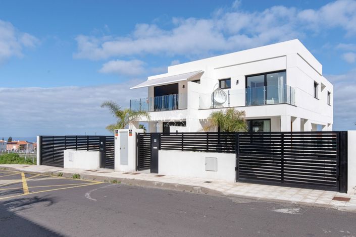 Image No.3-3 Bed House for sale