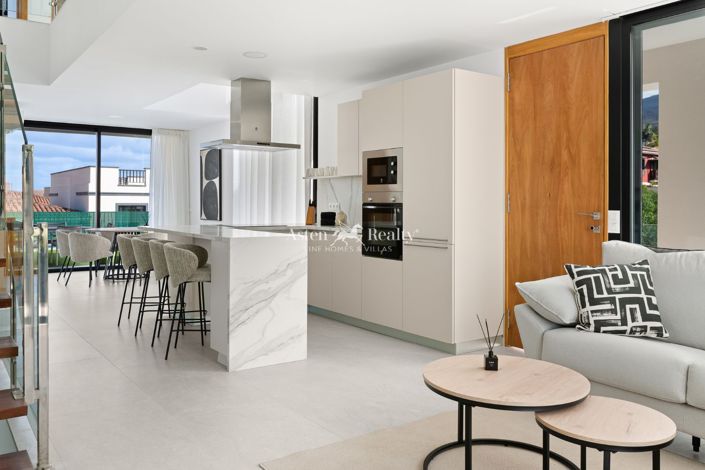 Image No.7-3 Bed House for sale