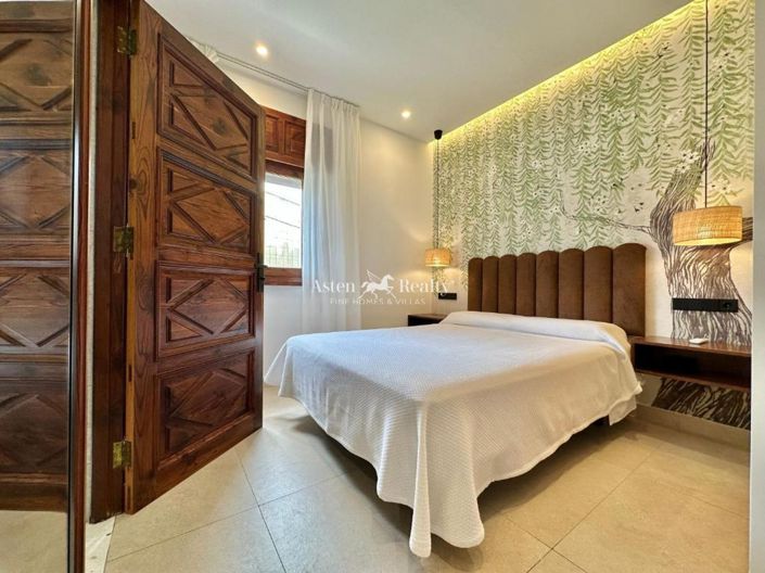 Image No.23-8 Bed Villa for sale