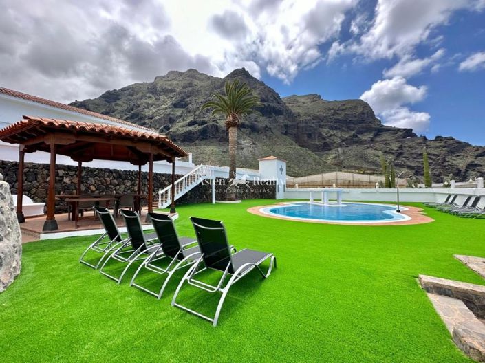 Image No.30-8 Bed Villa for sale