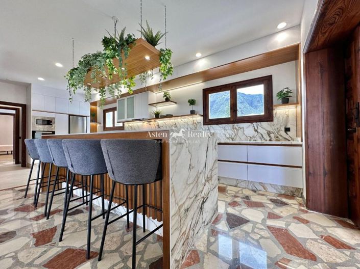 Image No.6-8 Bed Villa for sale