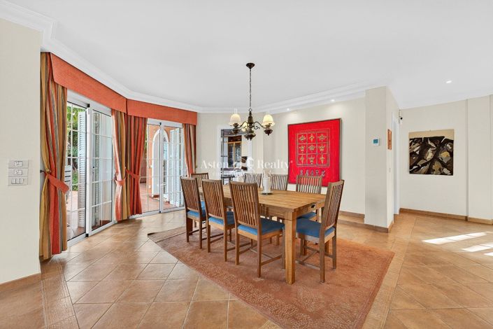 Image No.14-5 Bed Villa for sale