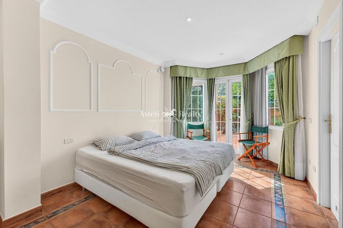 Image No.17-5 Bed Villa for sale