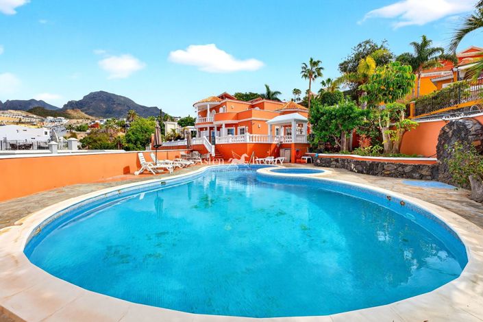 Image No.2-5 Bed Villa for sale