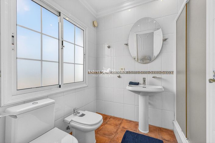 Image No.21-5 Bed Villa for sale