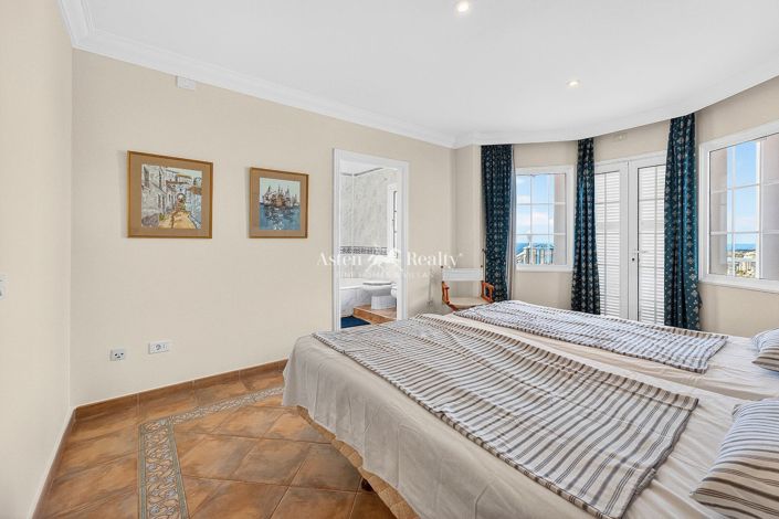 Image No.23-5 Bed Villa for sale