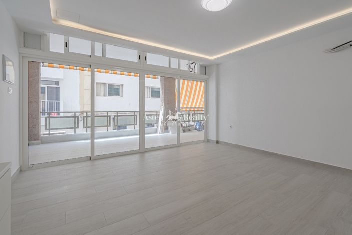 Image No.11-2 Bed Flat for sale